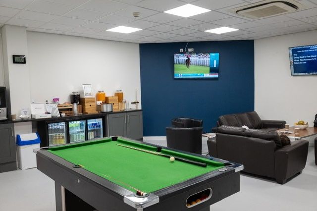 Perpanjangan diberikan untuk arena pacuan kuda yang belum menyelesaikan peningkatan ruang penimbangan