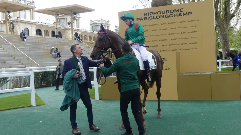 'Bagi anak kuda pertamanya menjadi pemenang yang baik adalah hal yang luar biasa' – awal yang mengharukan di musim baru Longchamp untuk Aga Khan Studs