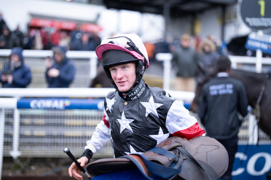 Caoilin Quinn memuji Sussex National sebagai 'balapan keberuntungan saya' setelah memenangkannya untuk tahun ketiga berturut-turut untuk Gary dan Josh Moore